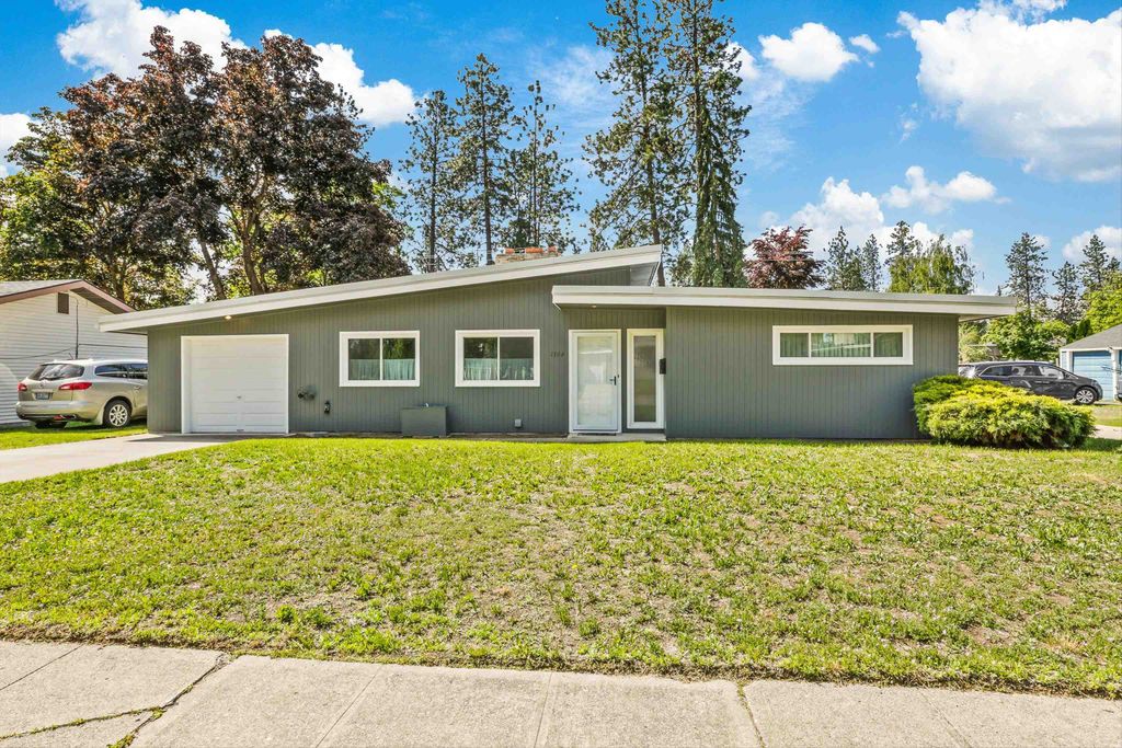 1704 E 37th Ave, Spokane, WA 99203