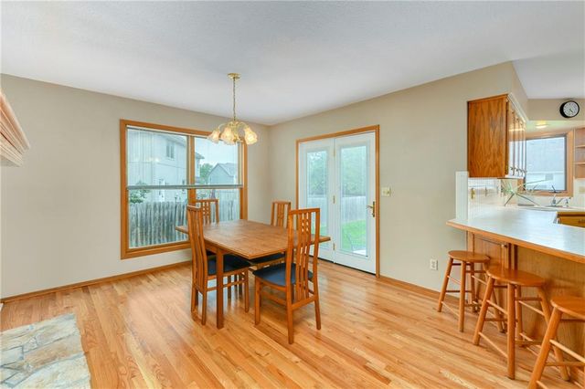 917 NW Winterset Street, Lee's Summit, MO 64081
