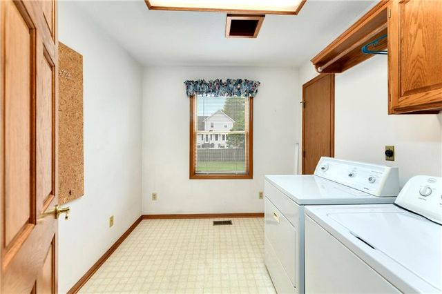 917 NW Winterset Street, Lee's Summit, MO 64081