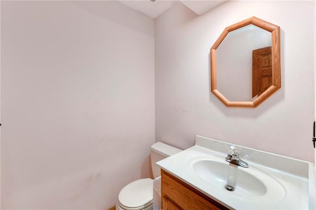 917 NW Winterset Street, Lee's Summit, MO 64081