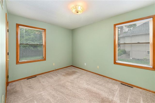 917 NW Winterset Street, Lee's Summit, MO 64081