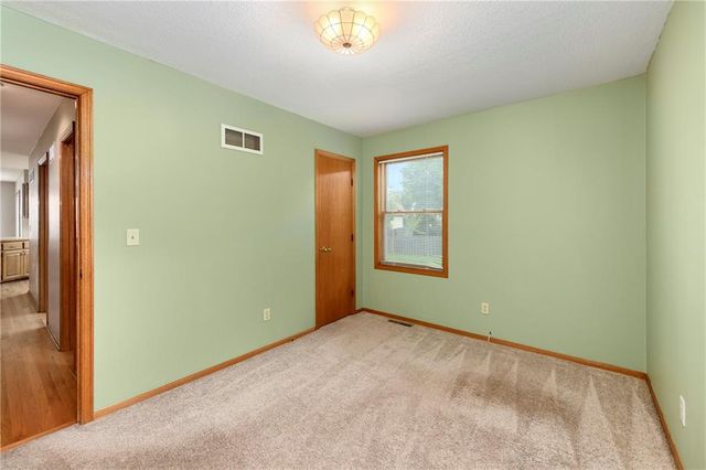 917 NW Winterset Street, Lee's Summit, MO 64081