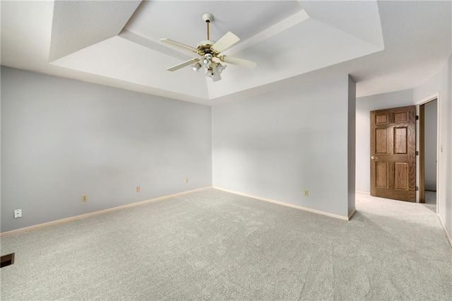 917 NW Winterset Street, Lee's Summit, MO 64081