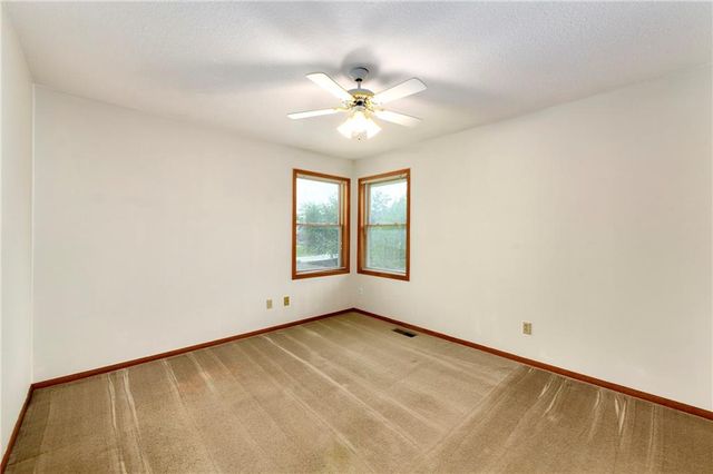 917 NW Winterset Street, Lee's Summit, MO 64081