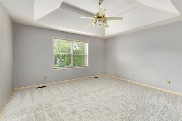 917 NW Winterset Street, Lee's Summit, MO 64081