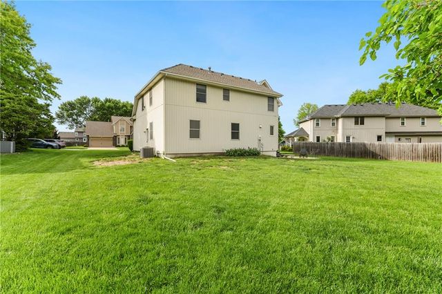 917 NW Winterset Street, Lee's Summit, MO 64081