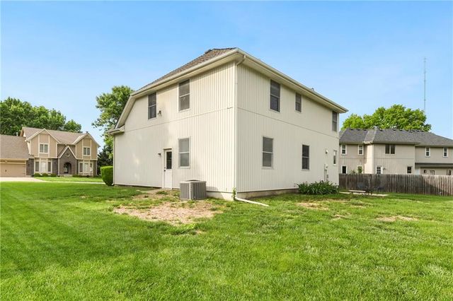 917 NW Winterset Street, Lee's Summit, MO 64081