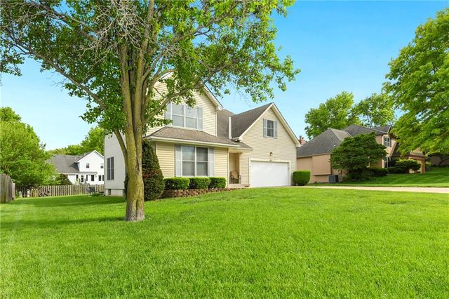 917 NW Winterset Street, Lee's Summit, MO 64081