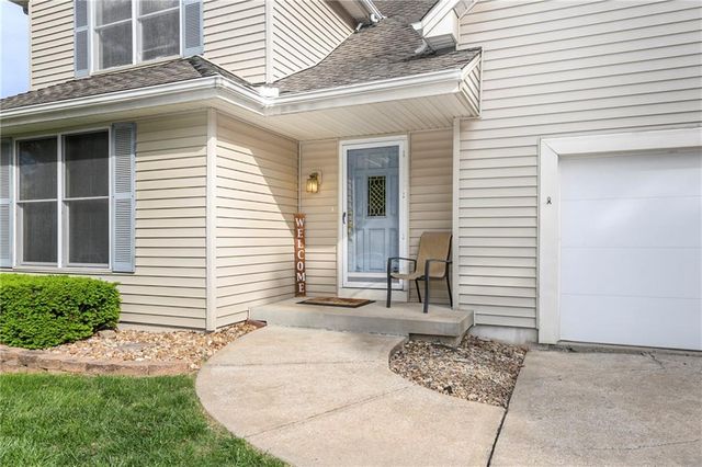 917 NW Winterset Street, Lee's Summit, MO 64081