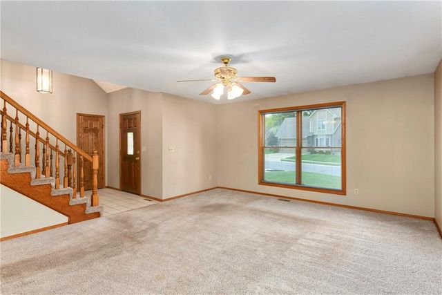 917 NW Winterset Street, Lee's Summit, MO 64081