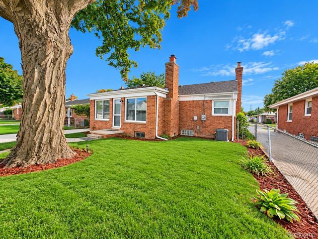 17357 Fox Street, Redford Charter Township, MI 48240