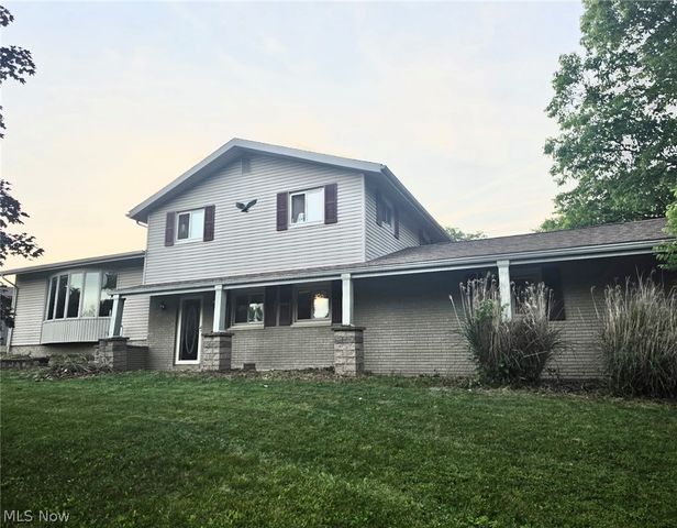 520 Brookpark Drive, Cuyahoga Falls, OH 44223