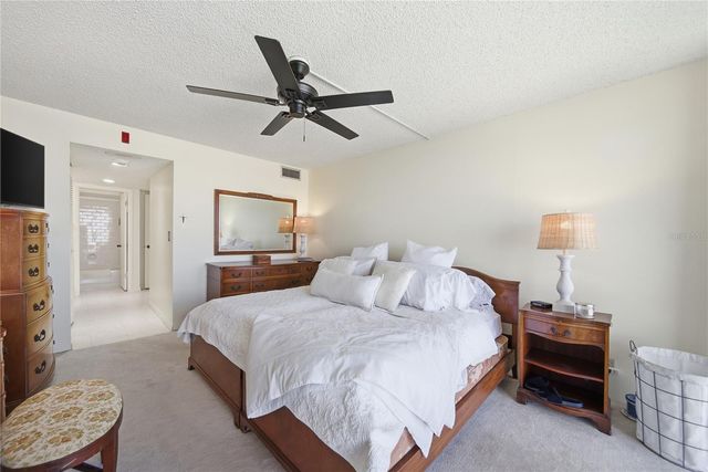 1 KEY CAPRI 603W, Treasure Island, FL 33706
