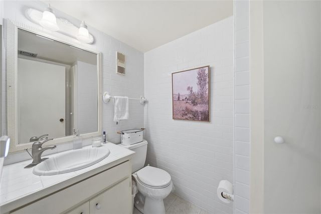 1 KEY CAPRI 603W, Treasure Island, FL 33706