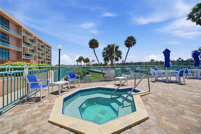 1 KEY CAPRI 603W, Treasure Island, FL 33706