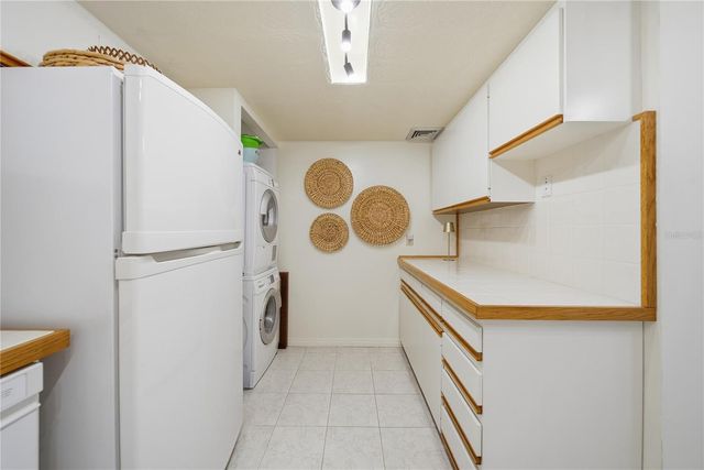 1 KEY CAPRI 603W, Treasure Island, FL 33706
