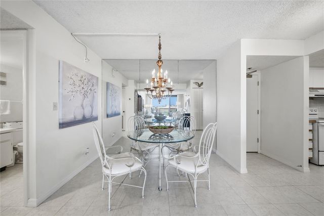 1 KEY CAPRI 603W, Treasure Island, FL 33706