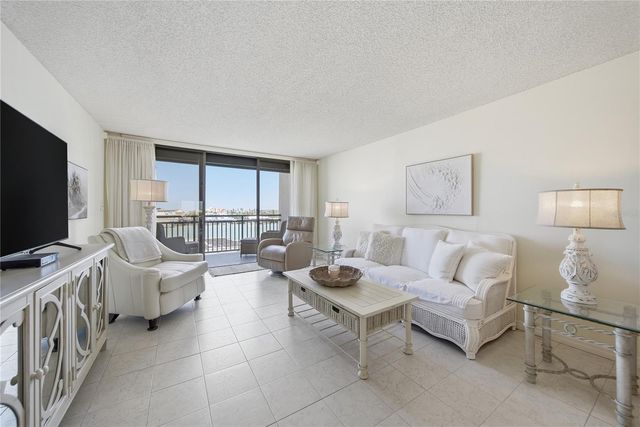 1 KEY CAPRI 603W, Treasure Island, FL 33706