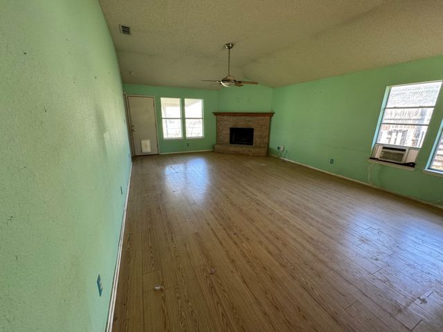 4821 Saint Thomas Place, Fort Worth, TX 76135