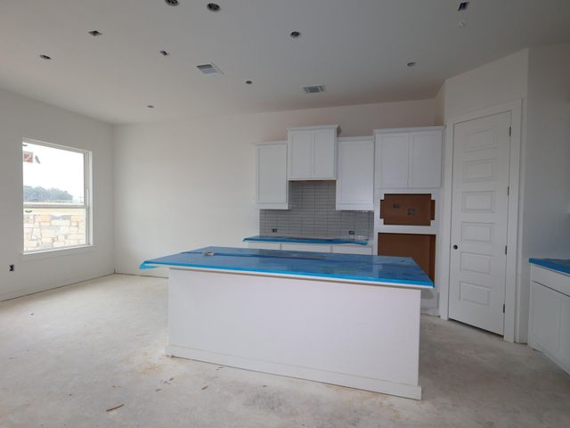 2112 Lolo LN, Leander, TX 78641