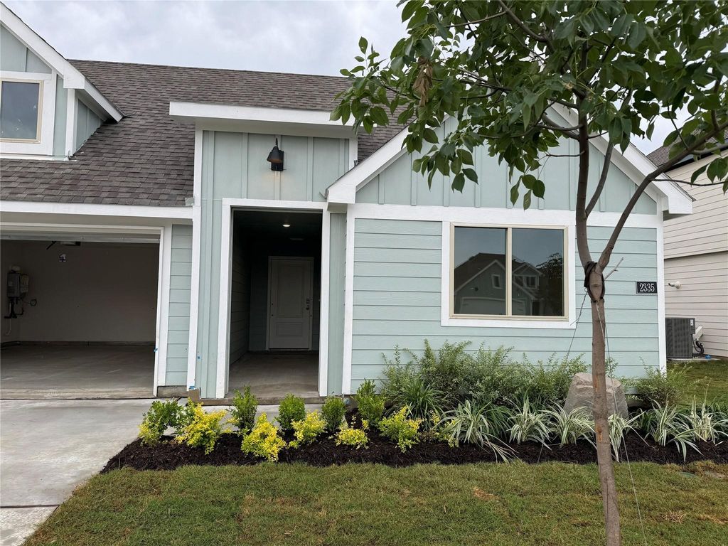 2335 Gardenia Lane, Pilot Point, TX 76258