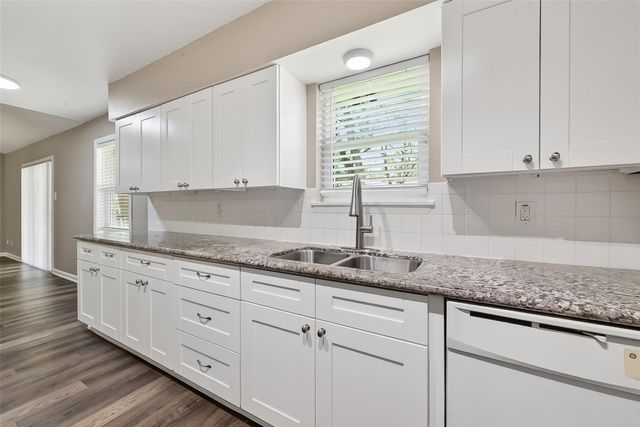 12002 Hillcroft Avenue, Houston, TX 77035