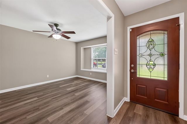 12002 Hillcroft Avenue, Houston, TX 77035