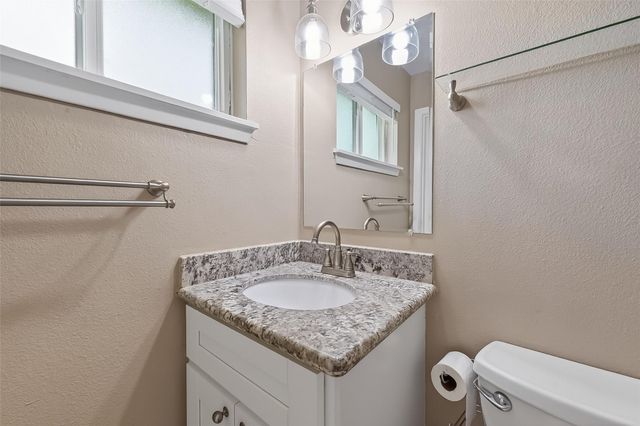 12002 Hillcroft Avenue, Houston, TX 77035