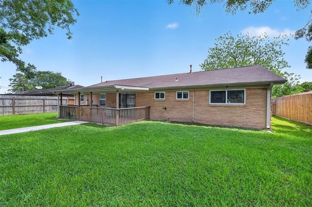 12002 Hillcroft Avenue, Houston, TX 77035