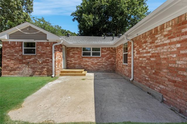 7358 Winnell Way, North Richland Hills, TX 76180