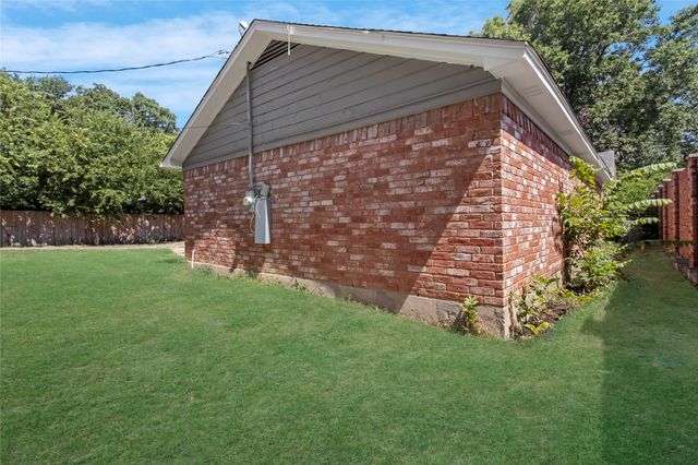 7358 Winnell Way, North Richland Hills, TX 76180