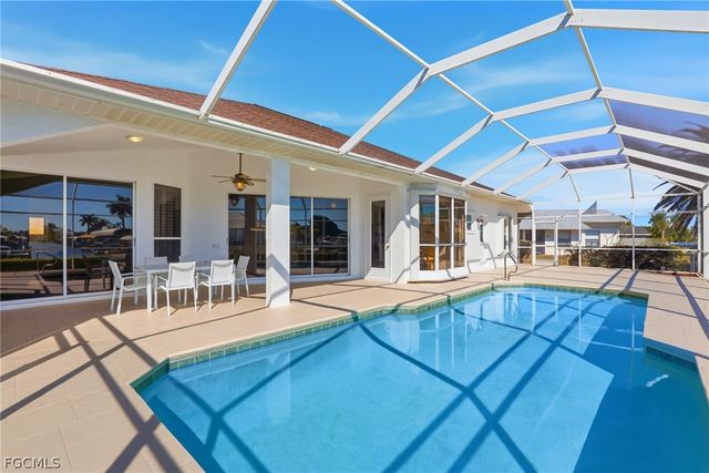 828 SW 52nd ST, Cape Coral, FL 33914