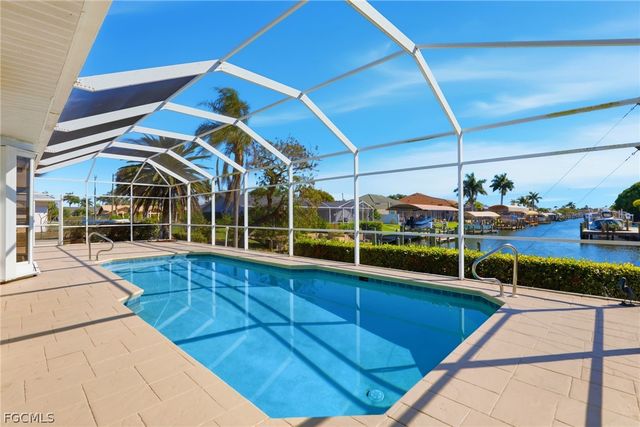 828 SW 52nd ST, Cape Coral, FL 33914