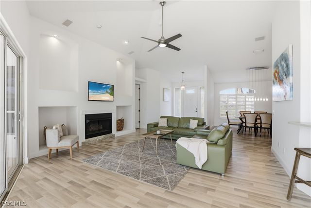 828 SW 52nd ST, Cape Coral, FL 33914