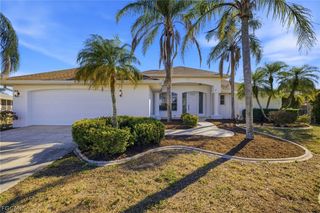 828 SW 52nd ST, Cape Coral, FL 33914