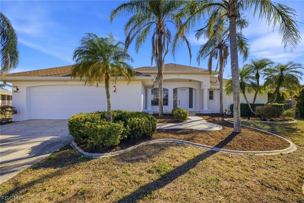 828 SW 52nd ST, Cape Coral, FL 33914