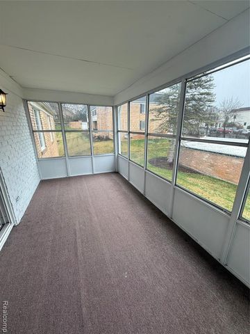 150 E Long Lake Road, Bloomfield Hills, MI 48304