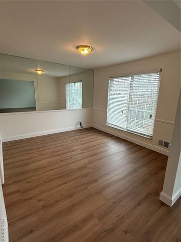 150 E Long Lake Road, Bloomfield Hills, MI 48304