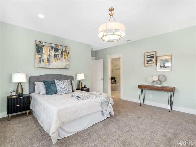 633 N Forest Avenue, Webster Groves, MO 63119