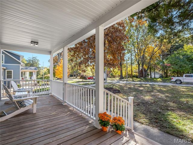 633 N Forest Avenue, Webster Groves, MO 63119