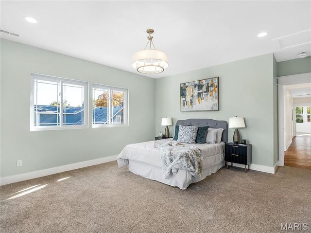 633 N Forest Avenue, Webster Groves, MO 63119