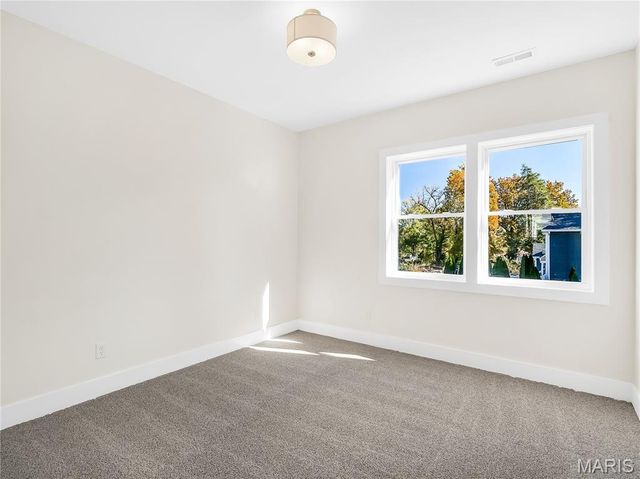 633 N Forest Avenue, Webster Groves, MO 63119