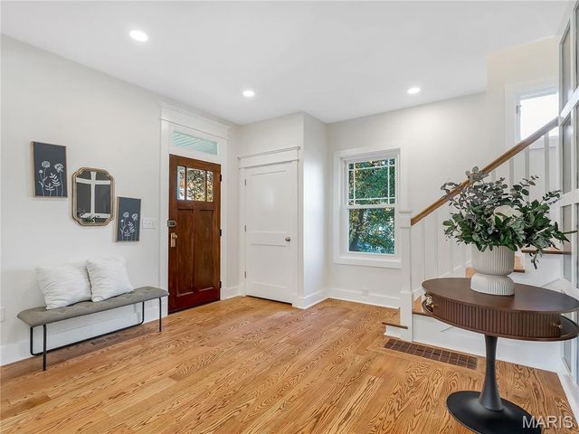 633 N Forest Avenue, Webster Groves, MO 63119