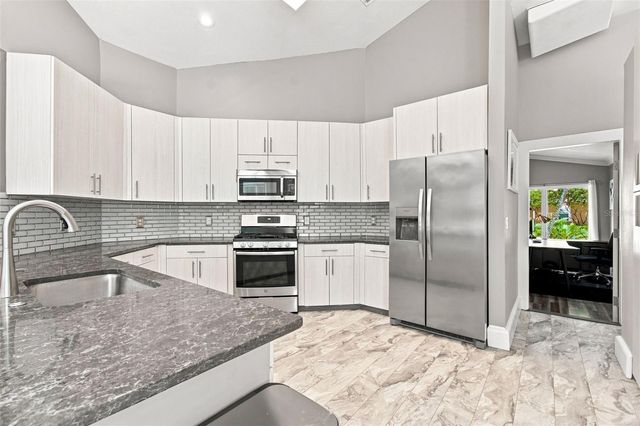 16018 WILMINGTON PLACE, Tampa, FL 33647
