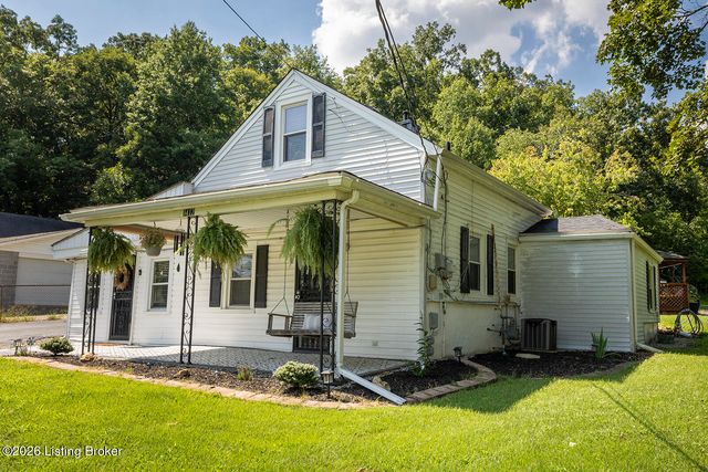 9412 3rd Street Rd, Louisville, KY 40272