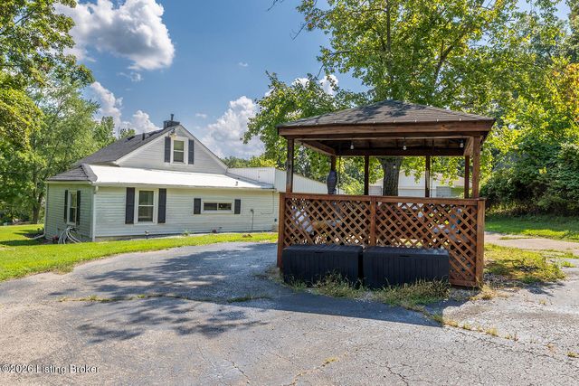 9412 3rd Street Rd, Louisville, KY 40272