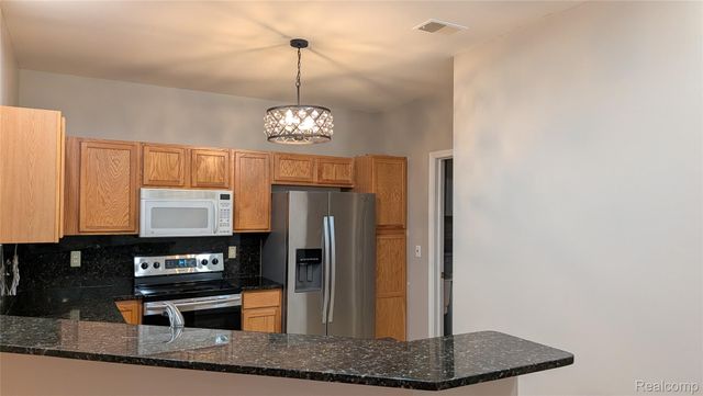 15286 CORNELL Drive, Clinton Charter Township, MI 48038