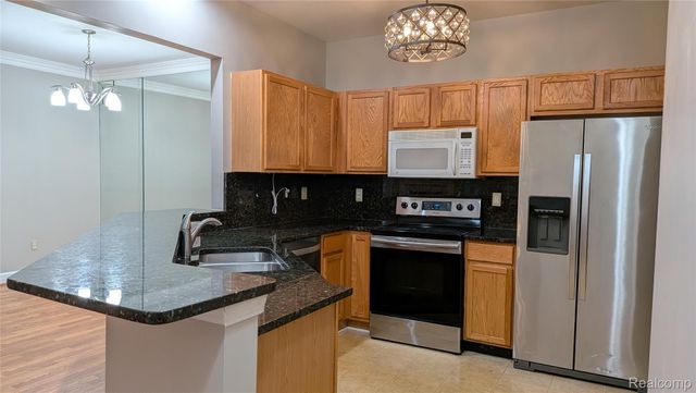 15286 CORNELL Drive, Clinton Charter Township, MI 48038