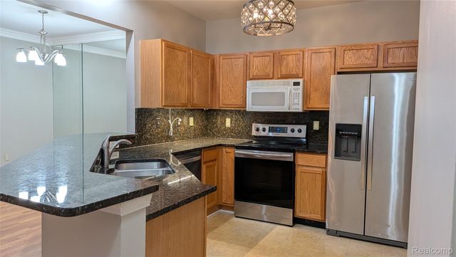 15286 CORNELL Drive, Clinton Charter Township, MI 48038
