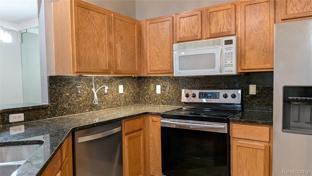15286 CORNELL Drive, Clinton Charter Township, MI 48038